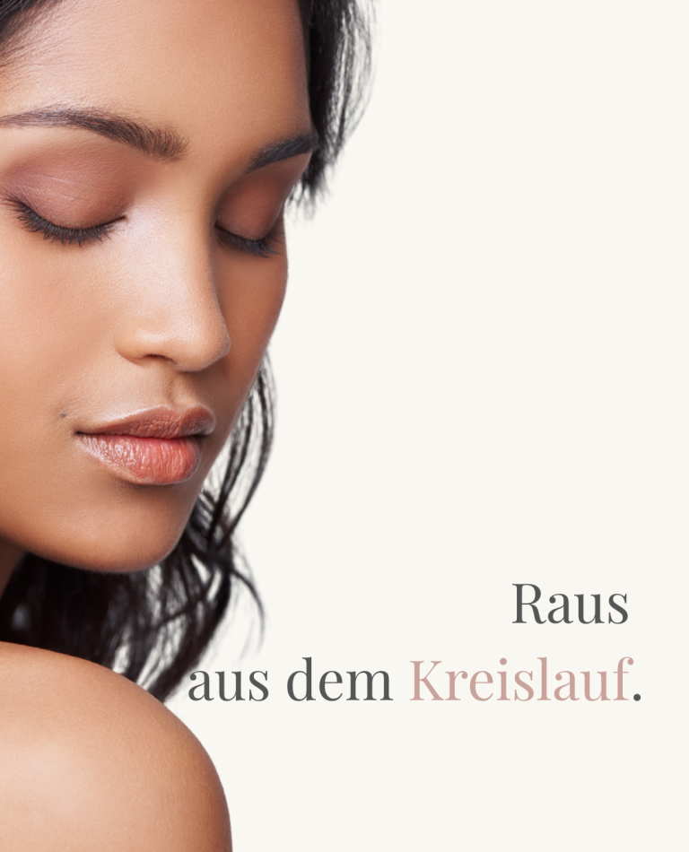 kosmetikstudio-hanau-hautexpertin Kosmetikerin in Hanau bei einer professionellen Gesichtsbehandlung